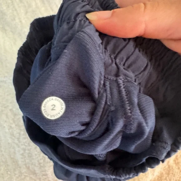 Women's Hotty Hot Low-Rise Lined Short 2.5"- Navy - Size 2 - Picture 3 of 3